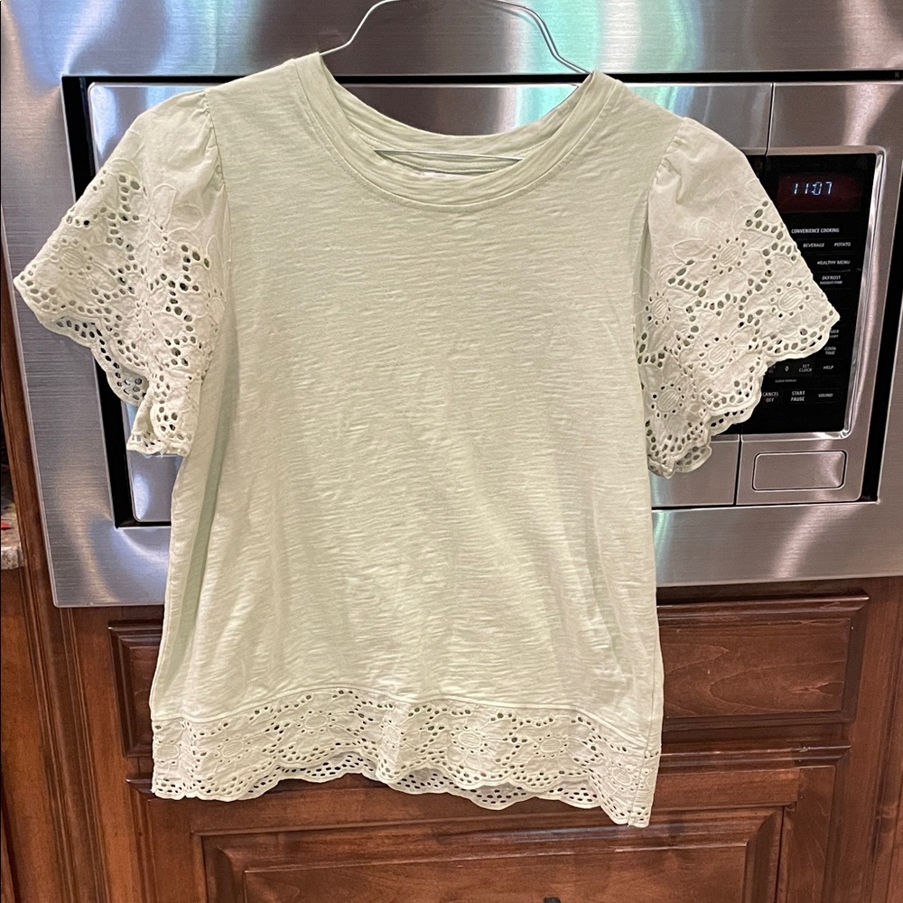 Design History Eyelet Sleeve Top - Soft Green